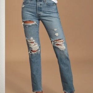 LEVI 501 distressed light wash high rise jean